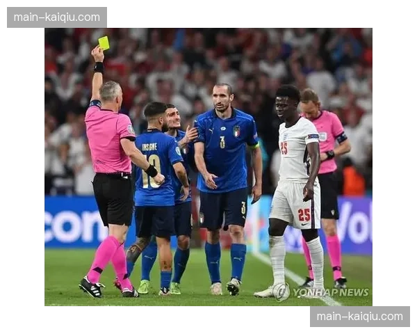 欧足联将讨论是否在2027年引入“橙牌”与临时罚下规则