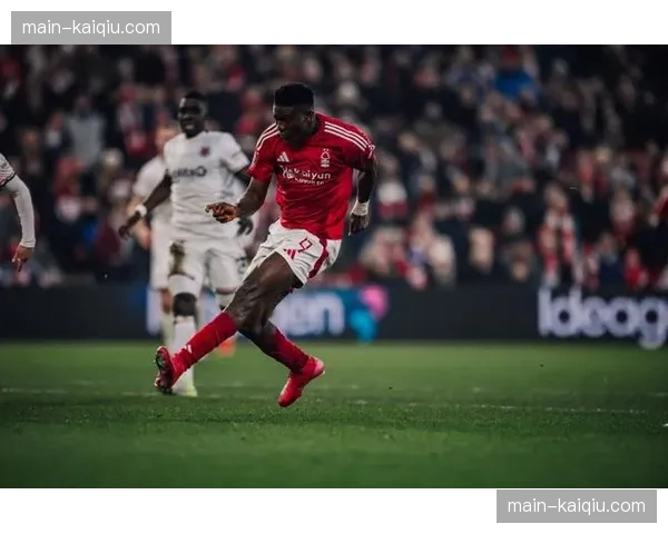 诺丁汉森林2-2战平卢顿,伍德补时阶段罚失点球 诺丁汉森林2-2战平卢顿,伍德补时阶段罚失点球